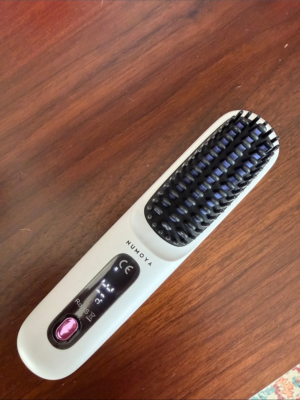 Numoya White & Black Heated Straightening Brush - White